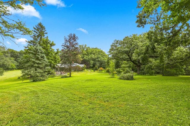 30w030 Schick Road, Bartlett, IL 60103