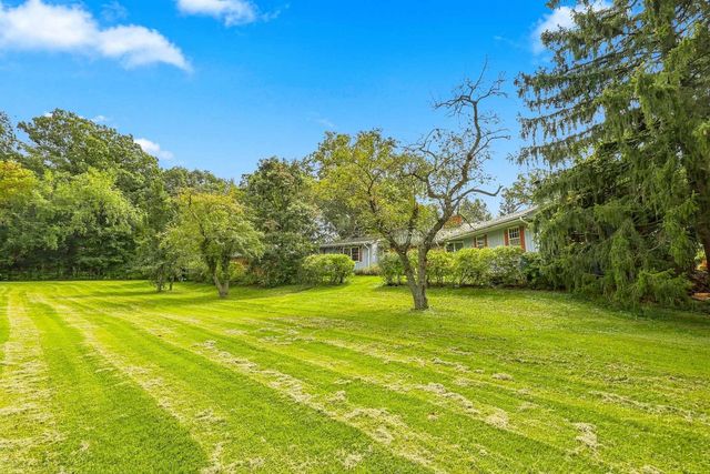 30w030 Schick Road, Bartlett, IL 60103