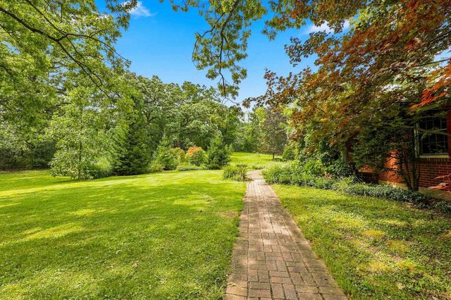 30w030 Schick Road, Bartlett, IL 60103