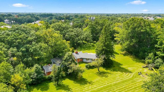 30w030 Schick Road, Bartlett, IL 60103