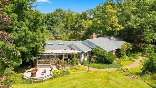 30w030 Schick Road, Bartlett, IL 60103