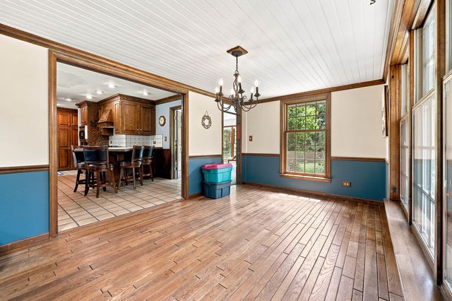 30w030 Schick Road, Bartlett, IL 60103