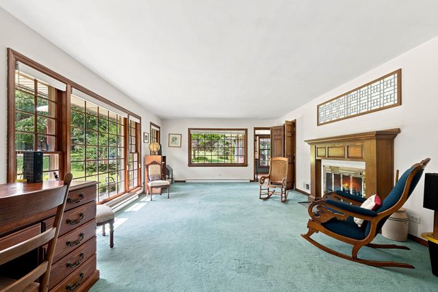 30w030 Schick Road, Bartlett, IL 60103