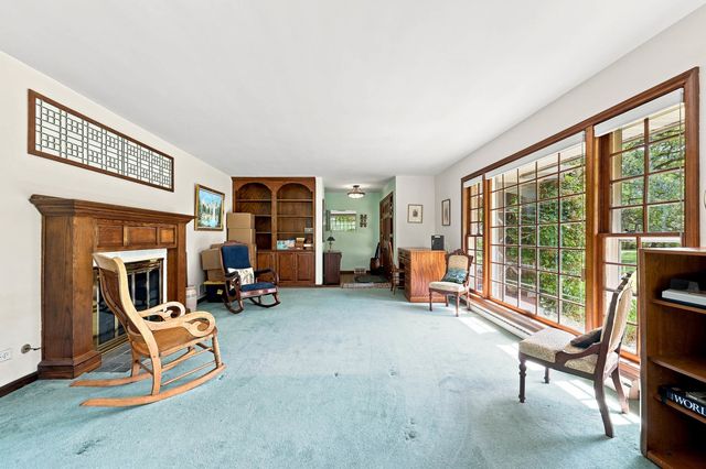 30w030 Schick Road, Bartlett, IL 60103
