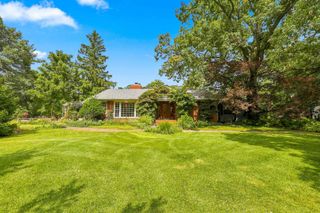 30w030 Schick Road, Bartlett, IL 60103