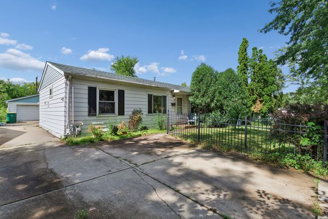 307 Edinburgh Drive, Lockport, IL 60441
