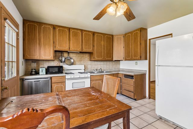 307 Edinburgh Drive, Lockport, IL 60441