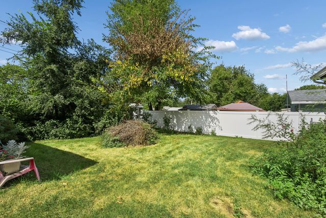 307 Edinburgh Drive, Lockport, IL 60441