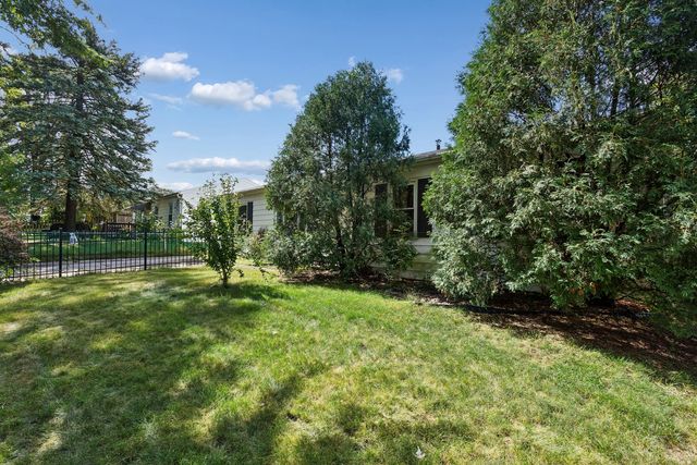 307 Edinburgh Drive, Lockport, IL 60441