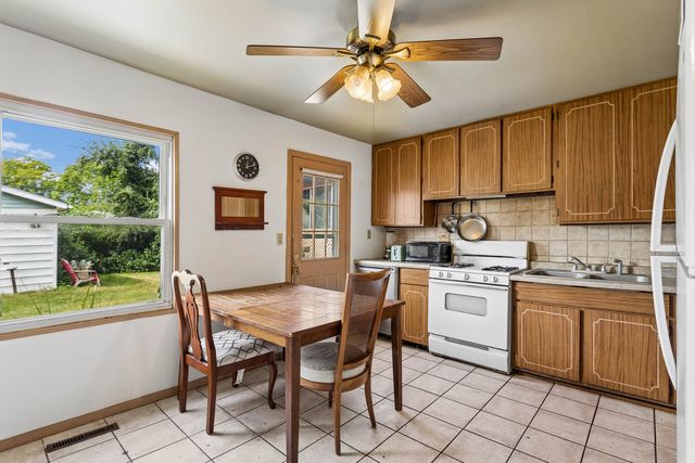 307 Edinburgh Drive, Lockport, IL 60441