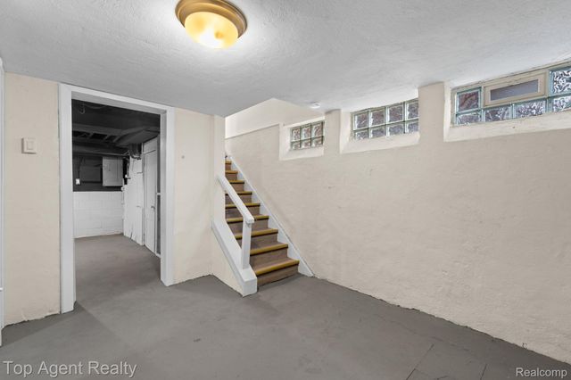 14550 Penrod Street, Detroit, MI 48223