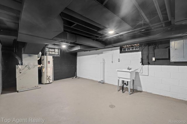 14550 Penrod Street, Detroit, MI 48223