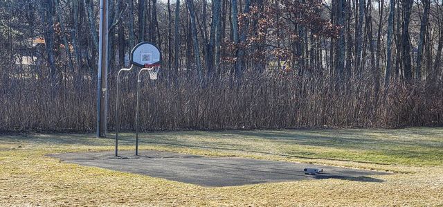 816 Elmwood Drive, Hudson, NH 03051