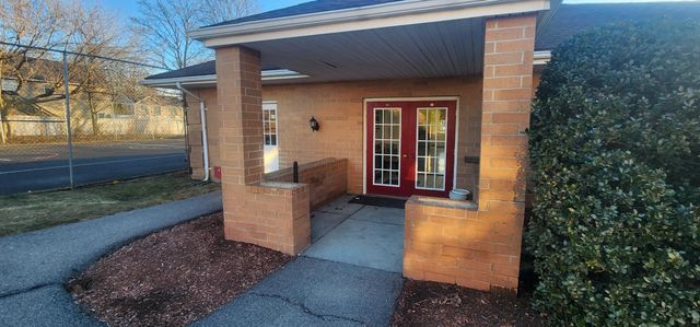 816 Elmwood Drive, Hudson, NH 03051