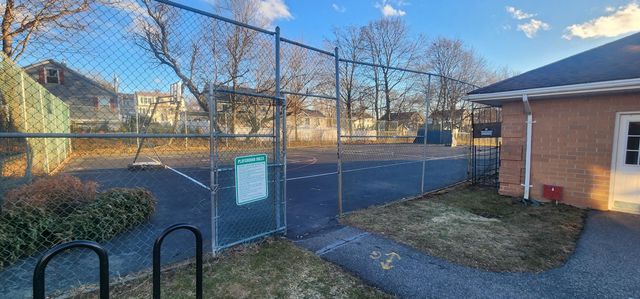 816 Elmwood Drive, Hudson, NH 03051