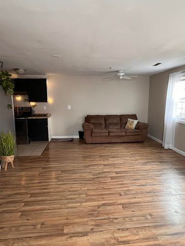 816 Elmwood Drive, Hudson, NH 03051