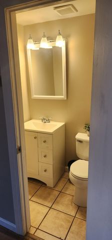 816 Elmwood Drive, Hudson, NH 03051