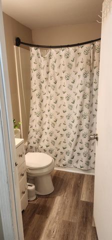 816 Elmwood Drive, Hudson, NH 03051