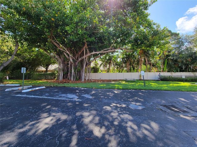 4880 LOCUST ST. NE 136, St Petersburg, FL 33703