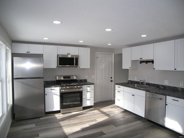 308 Eisenhower Parkway, Warsaw, IN 46580