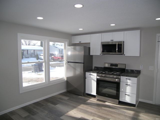 308 Eisenhower Parkway, Warsaw, IN 46580