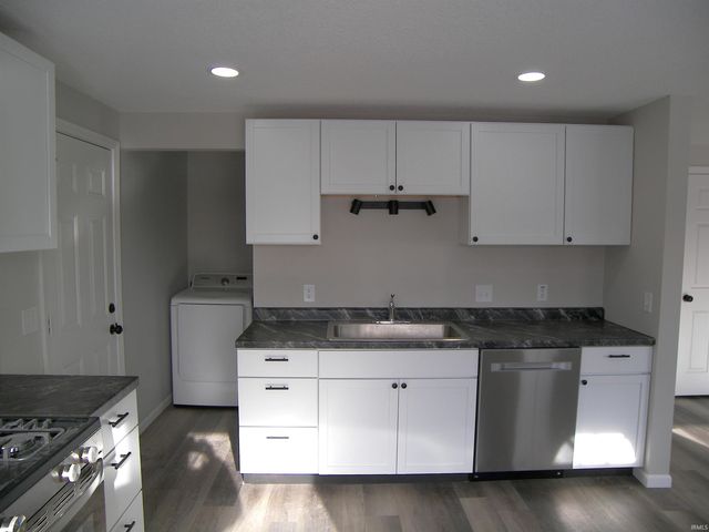 308 Eisenhower Parkway, Warsaw, IN 46580