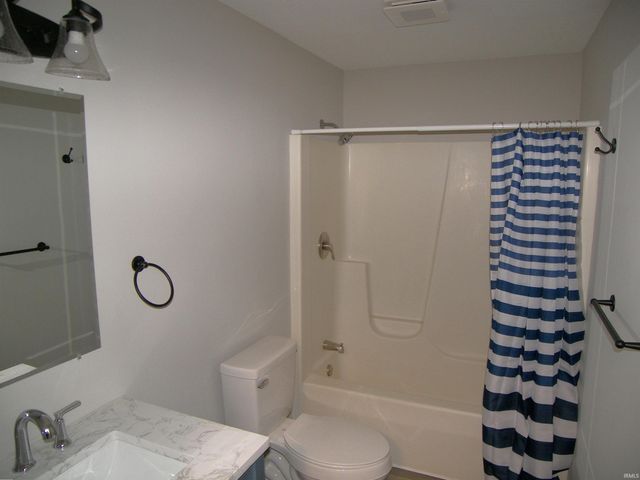 308 Eisenhower Parkway, Warsaw, IN 46580