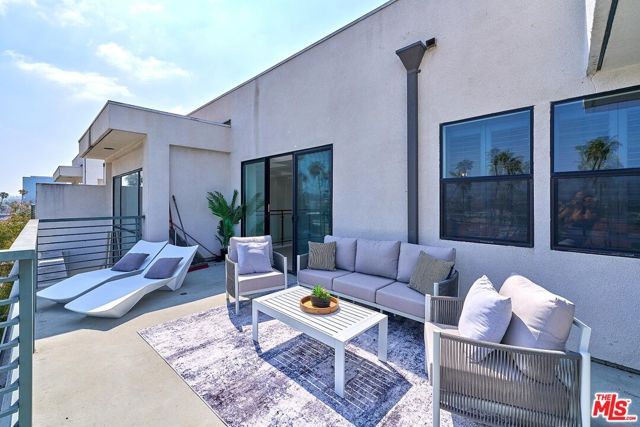 520 S Kingsley Drive PH3, Los Angeles, CA 90020