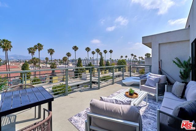 520 S Kingsley Drive PH3, Los Angeles, CA 90020