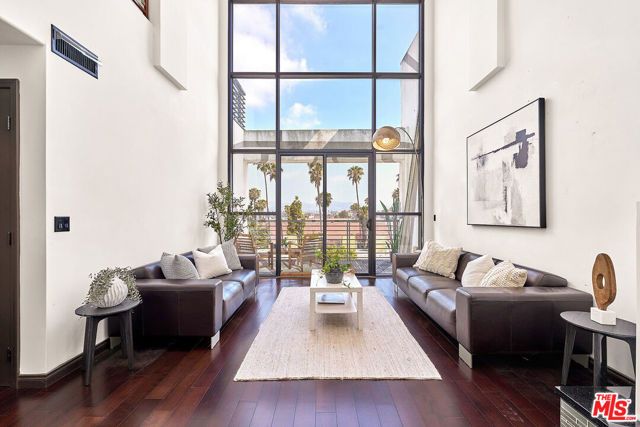 520 S Kingsley Drive PH3, Los Angeles, CA 90020