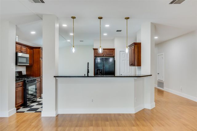 1207 Hughmont DR, Pflugerville, TX 78660