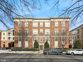 1 ARCH PL #220, Gaithersburg, MD 20878