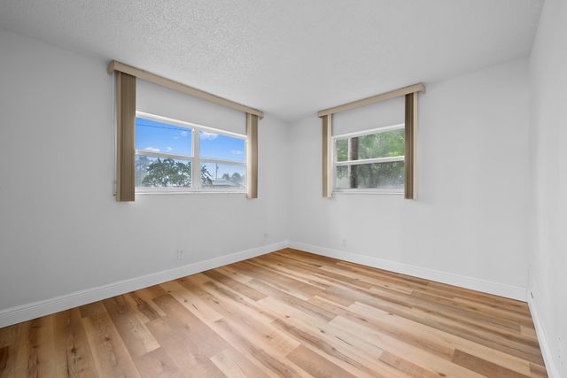 3401 NW 47TH Avenue 401, Lauderdale Lakes, FL 33319
