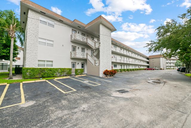 3401 NW 47TH Avenue 401, Lauderdale Lakes, FL 33319