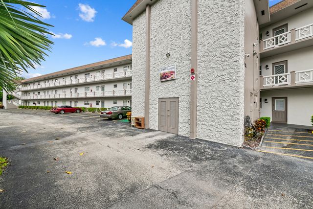 3401 NW 47TH Avenue 401, Lauderdale Lakes, FL 33319