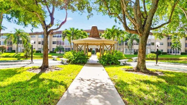 3401 NW 47TH Avenue 401, Lauderdale Lakes, FL 33319