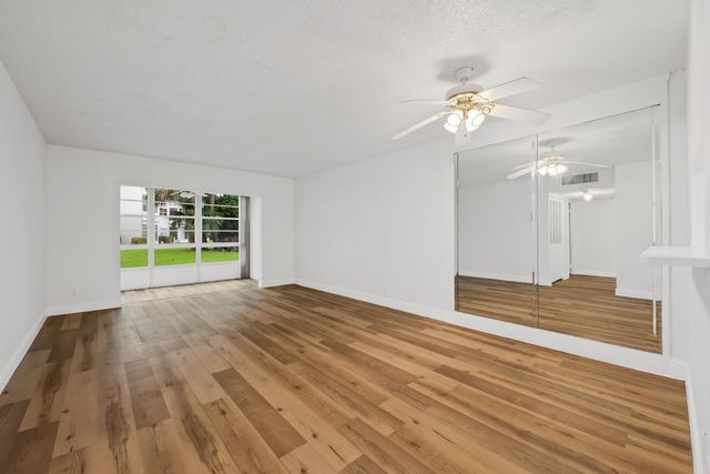 3401 NW 47TH Avenue 401, Lauderdale Lakes, FL 33319