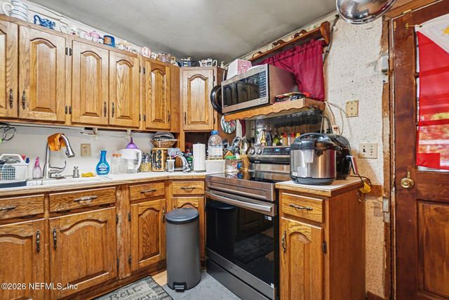 10304 MAYAN Drive, Jacksonville, FL 32218