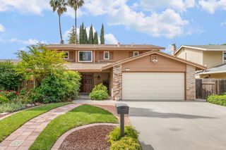 737 Heather Ln, Woodland, CA 95695
