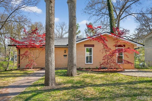 6 Rue Deau Ville Drive, Belleville, IL 62226