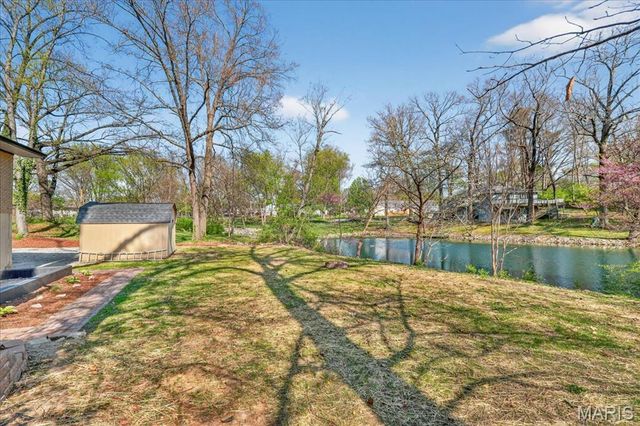 6 Rue Deau Ville Drive, Belleville, IL 62226