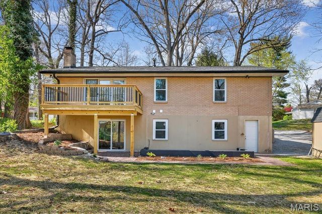 6 Rue Deau Ville Drive, Belleville, IL 62226