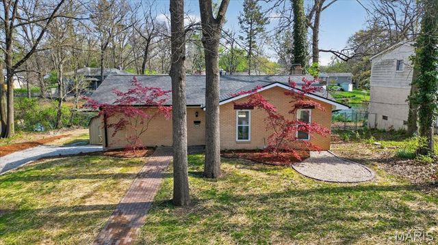 6 Rue Deau Ville Drive, Belleville, IL 62226