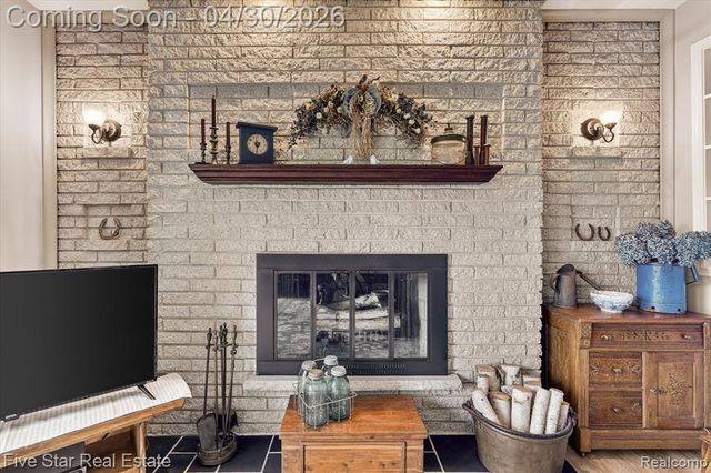 630 Sunset, White Lake, MI 48383