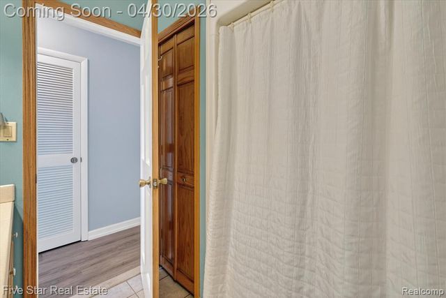 630 Sunset, White Lake, MI 48383