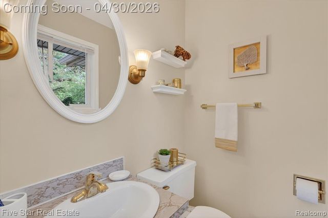 630 Sunset, White Lake, MI 48383
