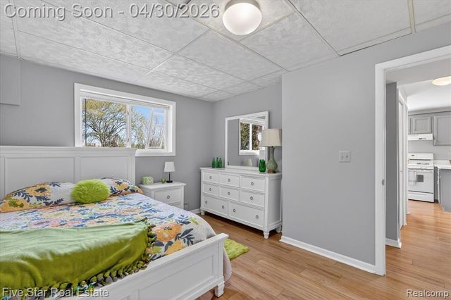 630 Sunset, White Lake, MI 48383