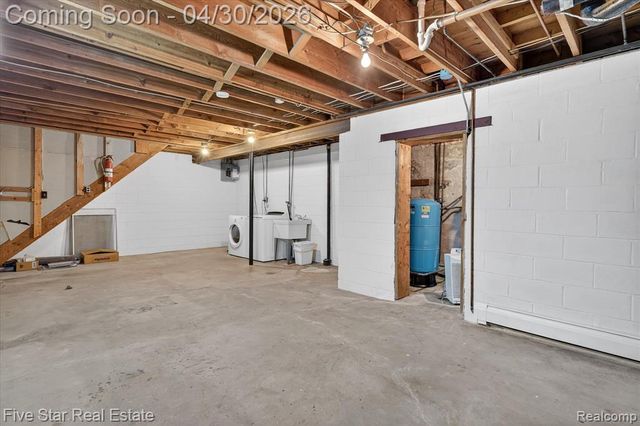 630 Sunset, White Lake, MI 48383