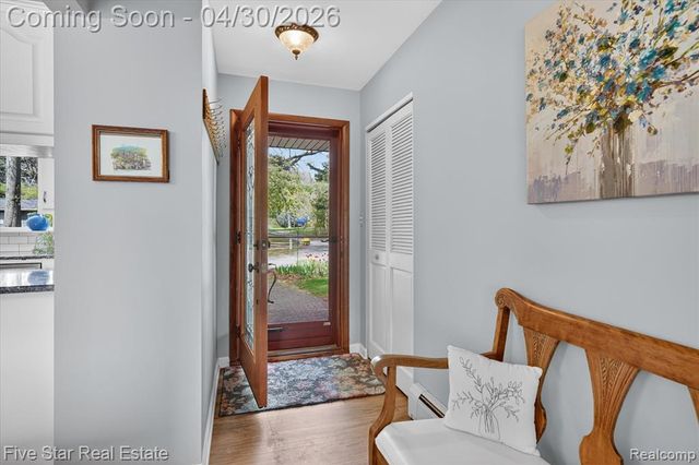 630 Sunset, White Lake, MI 48383