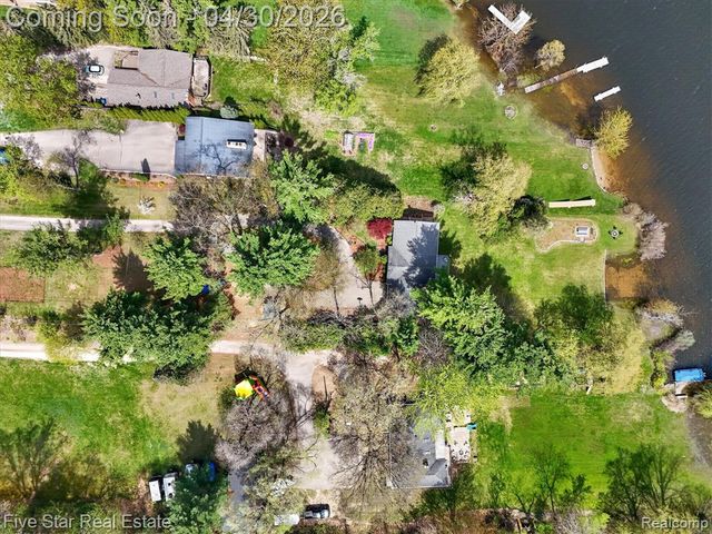 630 Sunset, White Lake, MI 48383
